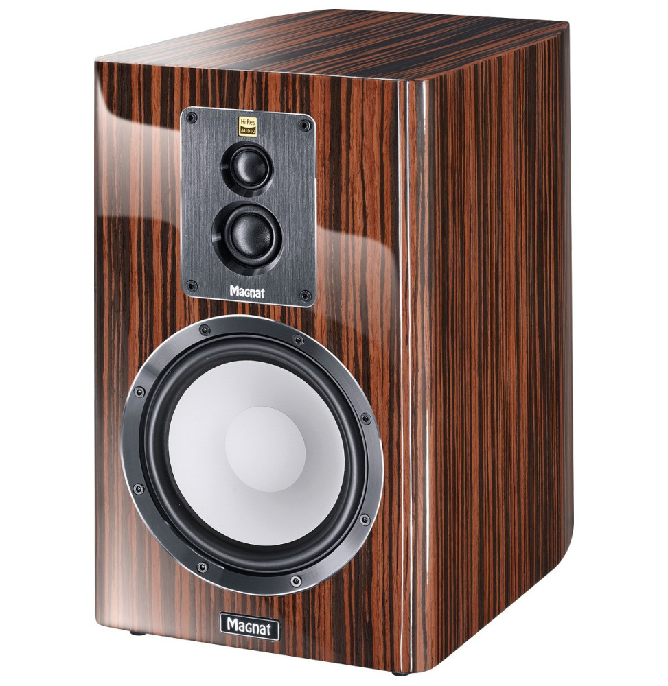 Magnat Signature 903 Bookshelf Speakers