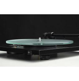 Pro-Ject T1 EVO Phono Turntable with Ortofon OM 10 Cartridge