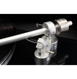 McIntosh  MTI100 Integrated Turntable